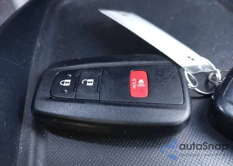 2019 Toyota Prius Le z USA, uszkodzony, nr VIN JTDL9RFU6K3000443